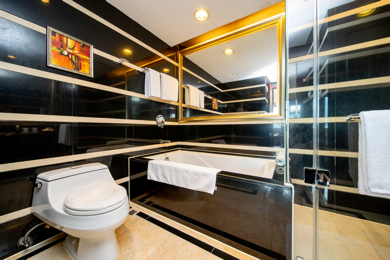 Bathroom 22