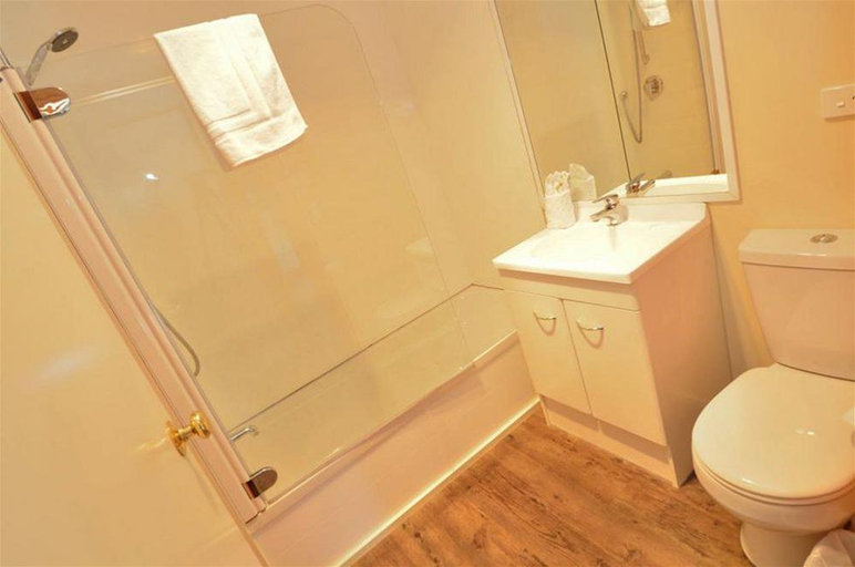 Bathroom 5, Rainforest Retreat, Westland