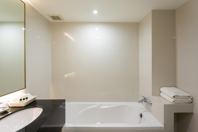 Bathroom 8