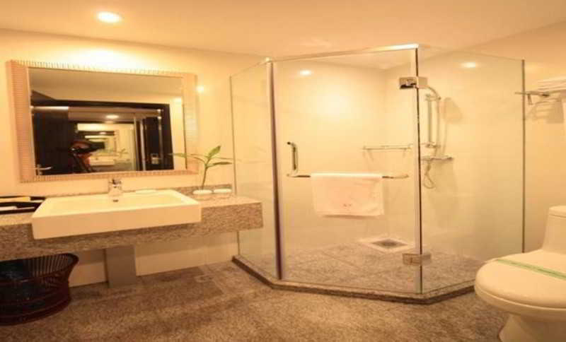 Bathroom 3, Starway Hotel (Qingdao May Fourth Square Eastern Municipal Hospital), Qingdao