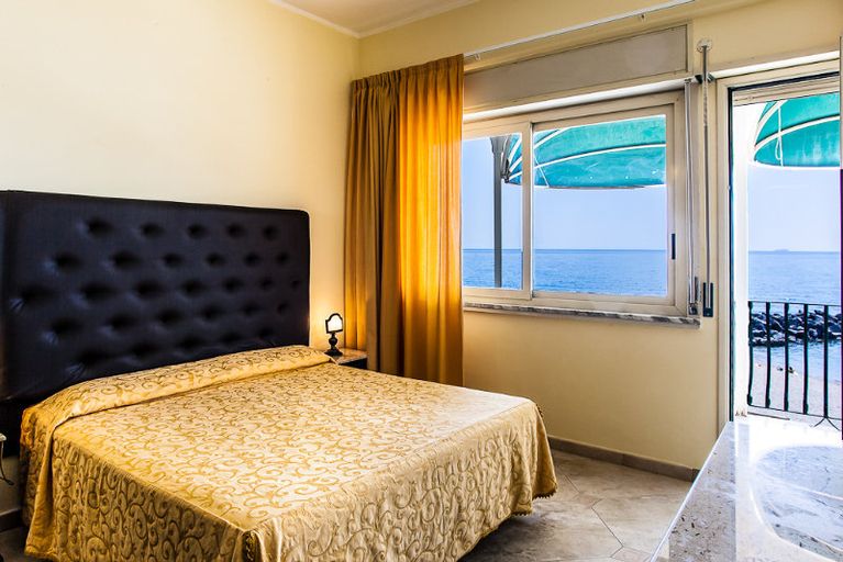 Room 3, Tysandros, Messina