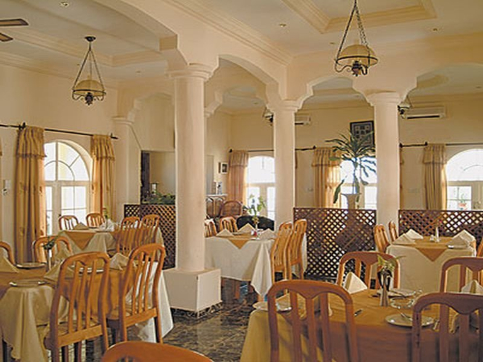 Food & Drinks 3, Seaview Gardens Hotel, Kombo Saint Mary
