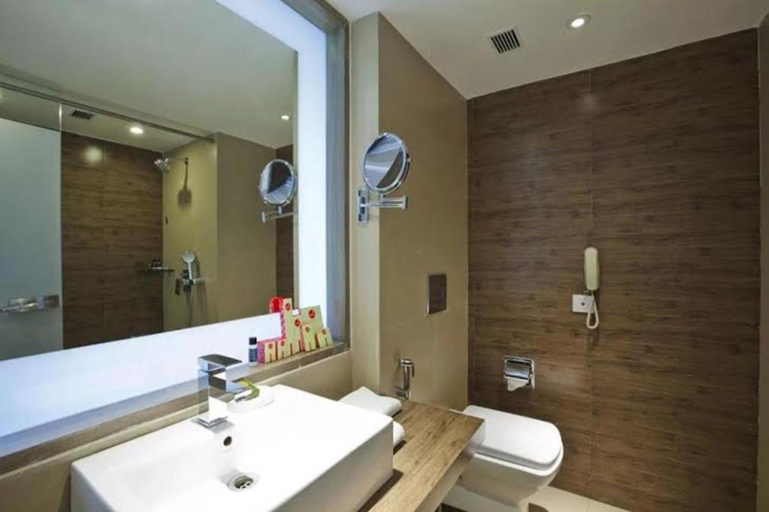 Bathroom 4, Spree Shivai Hotel, Pune