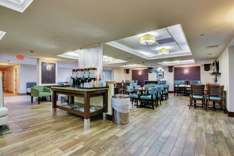 Food & Drinks 5, Hampton Inn Portsmouth Central, Rockingham