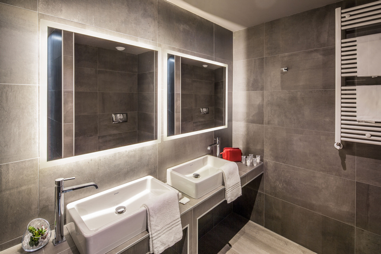 Bathroom 8