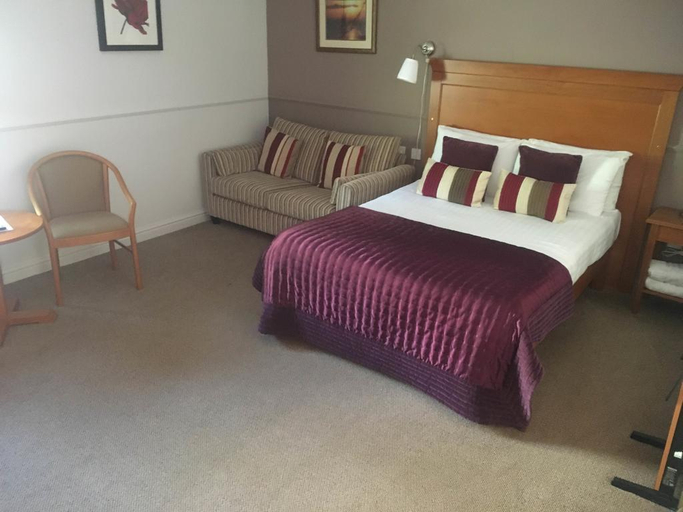 Bedroom 3, Gomersal Park Hotel & Leisure Club, Kirklees