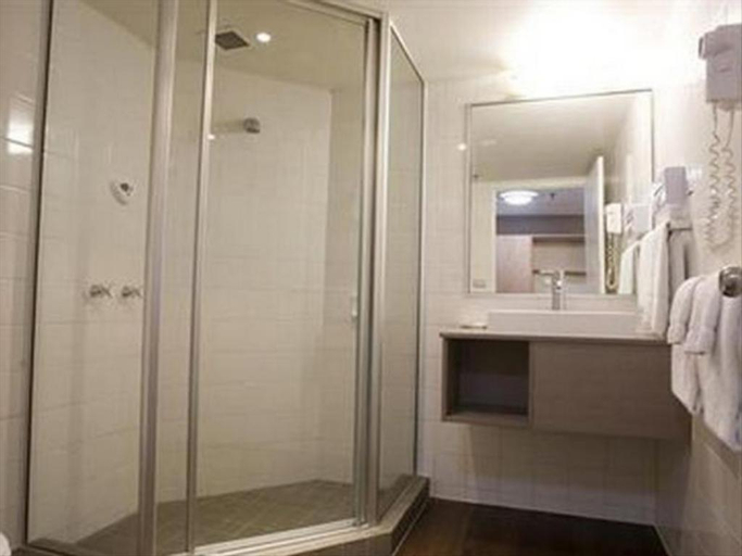 Bathroom 27