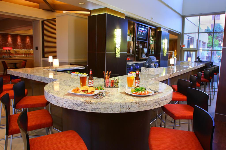 Food & Drinks