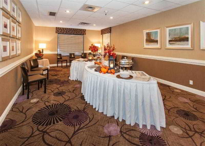 Public Area 3, Hotel d’Lins Ontario Airport, San Bernardino