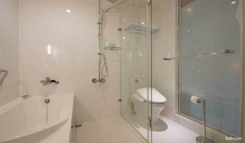 Bathroom 5, Tokyo International Hotel, Taipei City