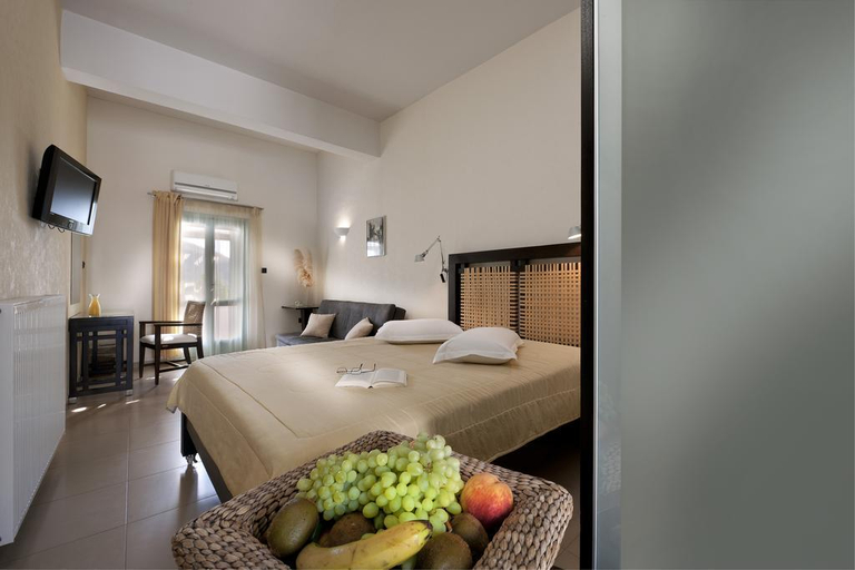 Bedroom 2, Nefeli hotel, Central Greece