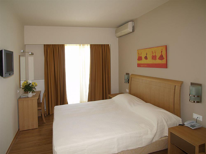 Bedroom 5, Kitro Beach Hοtel, Crete