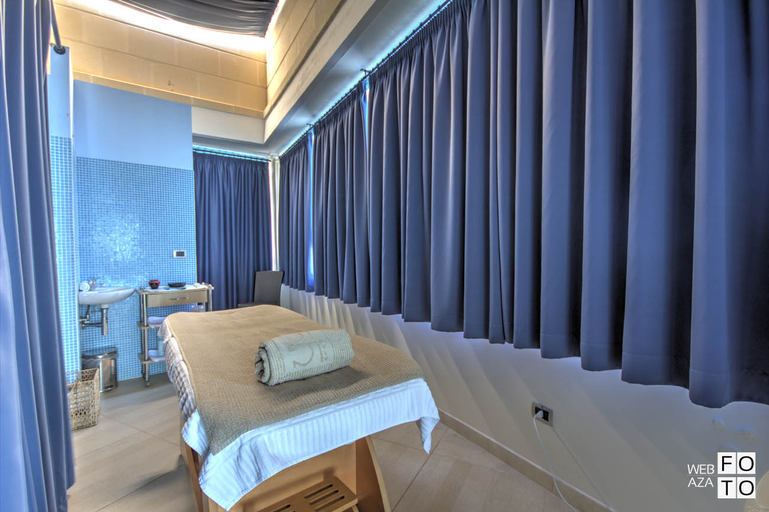 Bedroom 4, Grand Hotel dei Cavalieri, Taranto