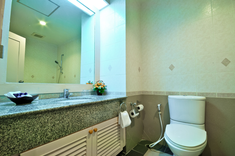 Bathroom 9