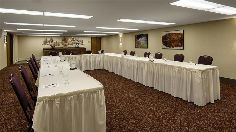 Public Area 2, Quality Inn & Suites Detroit Lakes, Becker