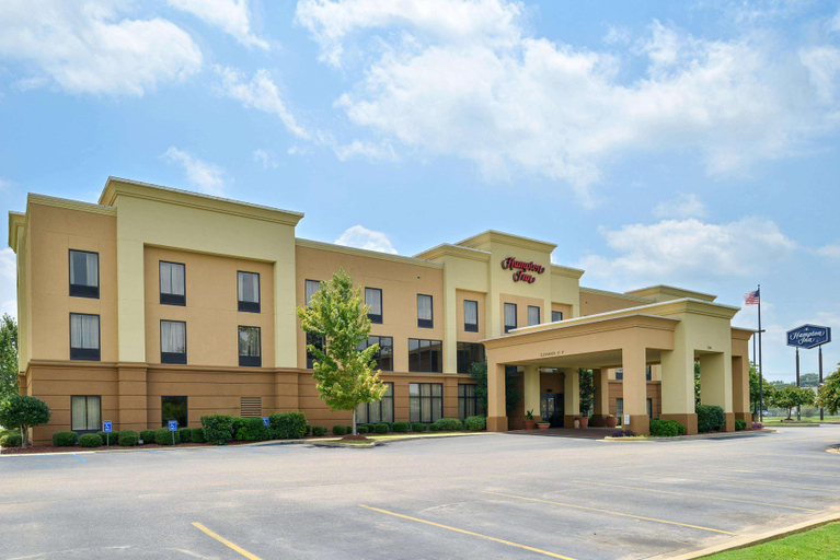 Exterior & Views 1, Hampton Inn Selma, Dallas