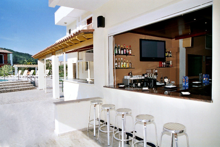 Food & Drinks 4, Prassino Nissi, Ionian Islands