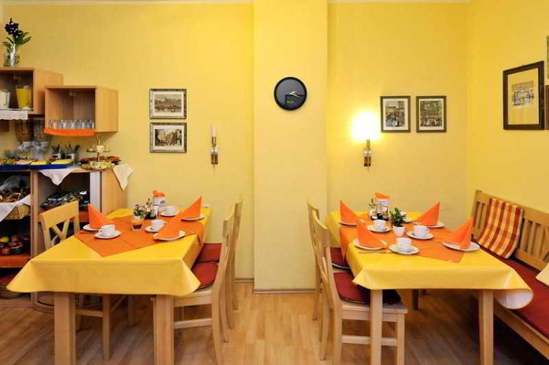 Others 5, Hotel Pension Margit, München
