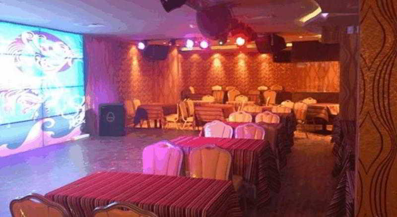 Food & Drinks 5, Vendome Palace Ex Delmon Palace, Dubai
