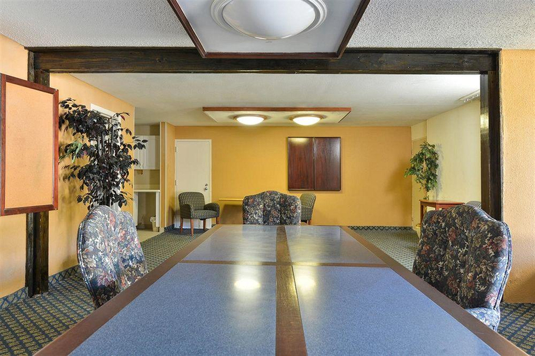 Public Area 2, Motel 6 Gainesville, FL, Alachua