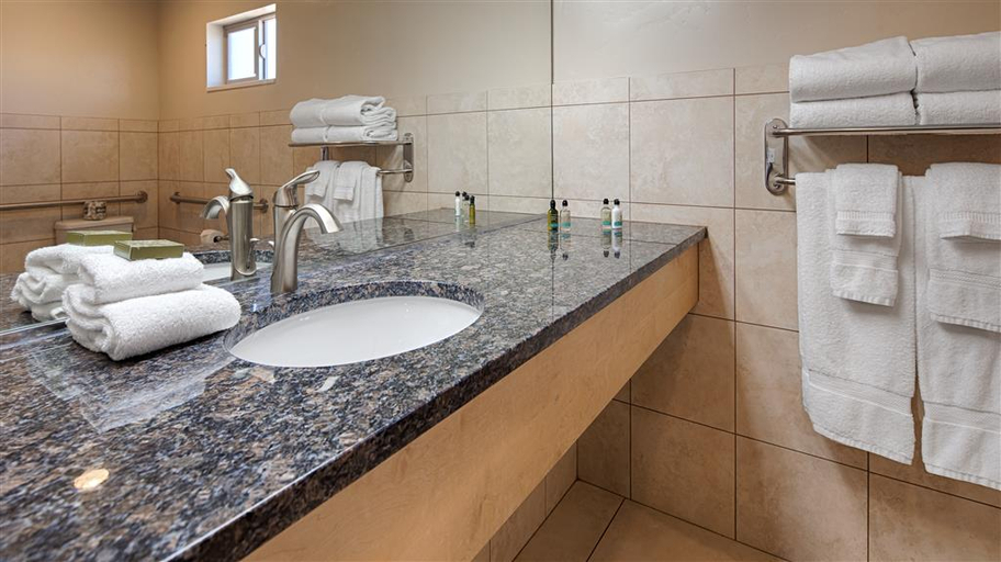 Bathroom 4, Dinosaur Inn & Suites, Uintah