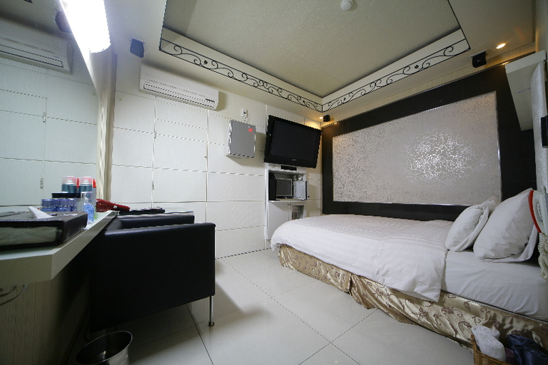 Bedroom 3, Hit Hotel, Songpa
