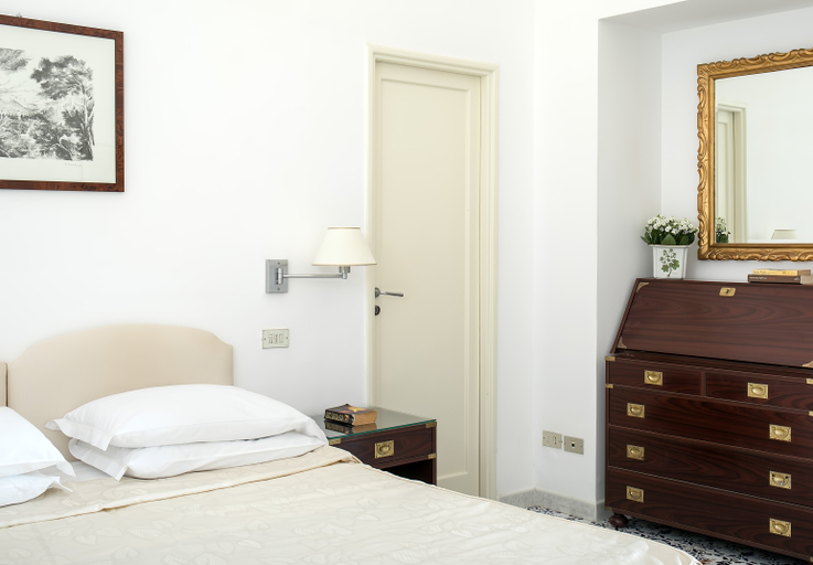 Bathroom 4, Hotel Bellavista, Napoli