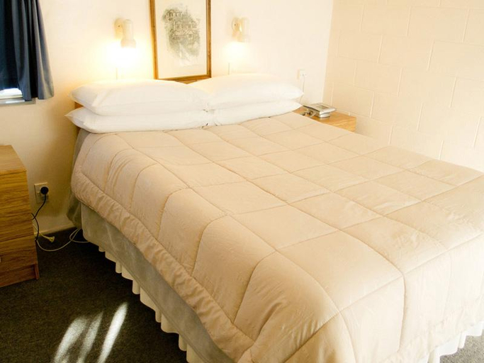 Bedroom 4, 747 Motel Wellington, Wellington