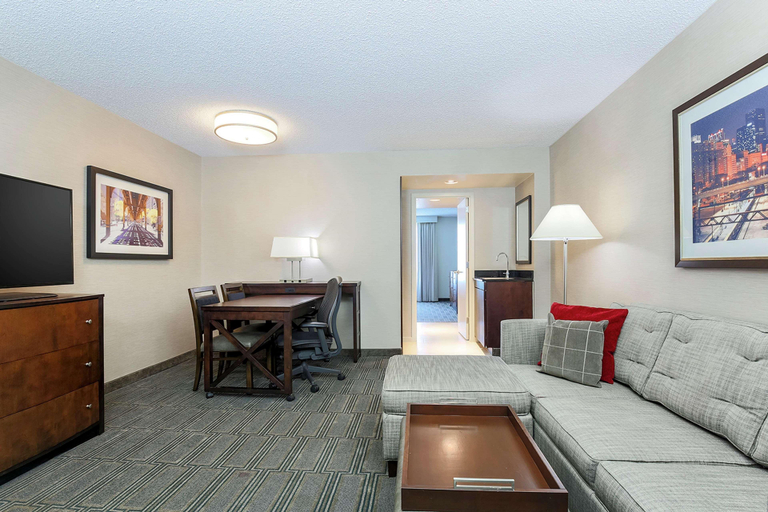 Bedroom 3, Embassy Suites Chicago Lombard Oak Brook, Dupage