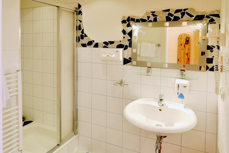 Bathroom 3, Bruderhofer, Gmunden
