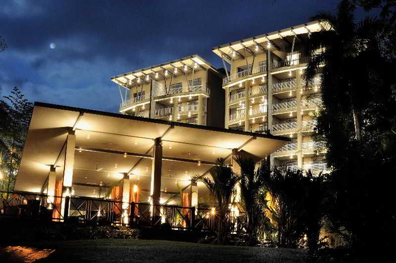 Exterior & Views