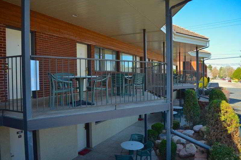Exterior & Views 2, Baymont by Wyndham Cedar City, Iron