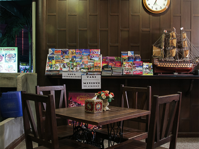 Food & Drinks 5, PL House, Phuket Island