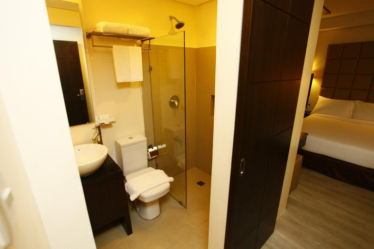 Bathroom 4, The Oracle Hotel and Residences, Quezon City
