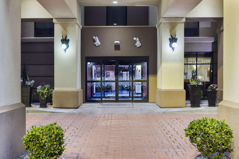 Public Area 2, Hampton Inn Hinesville, Liberty