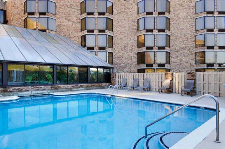 Sport & Beauty 3, DoubleTree by Hilton Hotel Johnson City, Washington