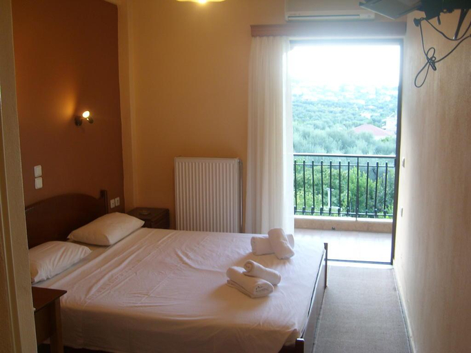 Bedroom 3, Hotel Themisto, West Greece