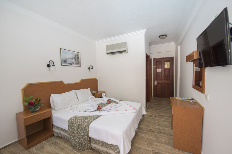 Bedroom 2, Belcehan Beach Hotel, Fethiye