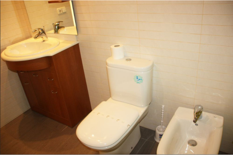 Bathroom 4, La Mercería 3000