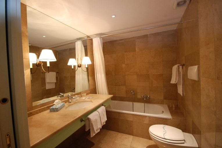 Bathroom 5, El Faro, Sassari