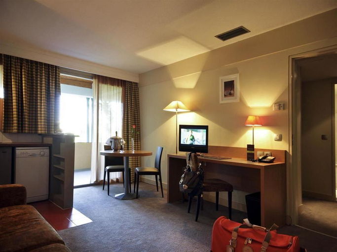 Exterior & Views 2, Mercure Toulouse Airport Golf De Seilh Hotel, Haute-Garonne