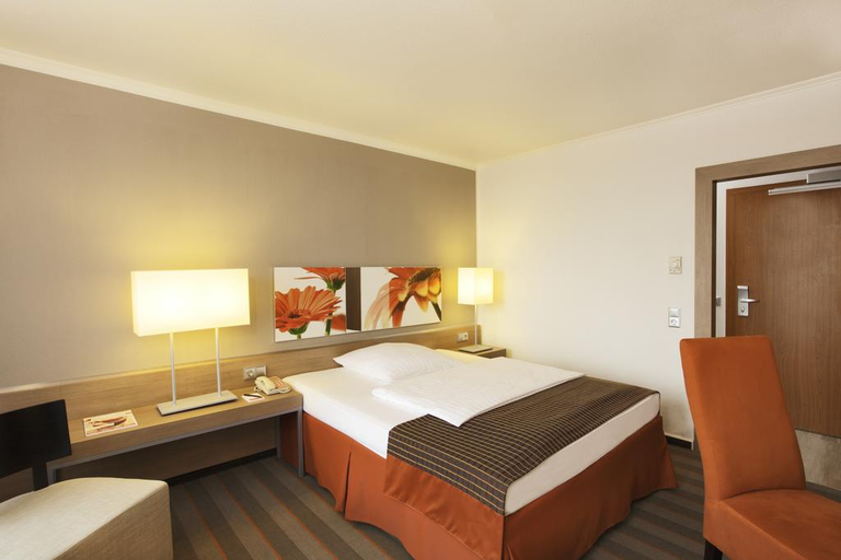 Bedroom 4, H4 Hotel Frankfurt Messe, Frankfurt am Main