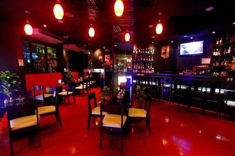 Food & Drinks, Glitz, Bang Rak