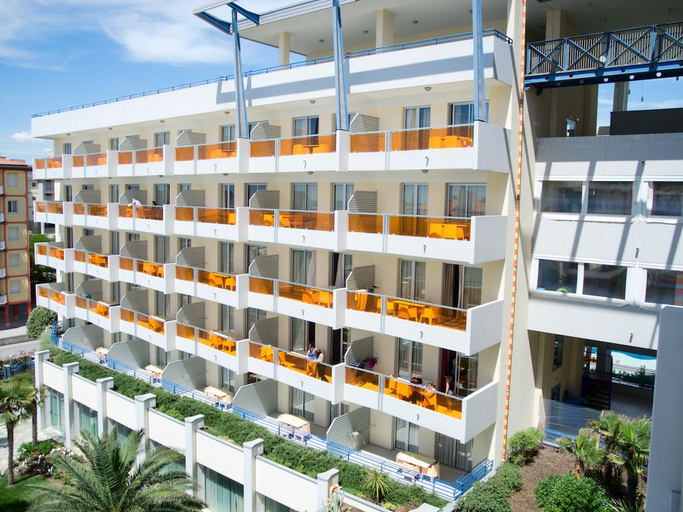 Exterior & Views 2, Bibione Palace Suite Hotel, Venezia