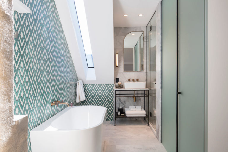 Bathroom 10