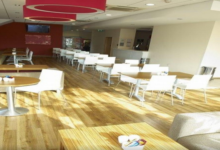 Public Area 2, Travelodge Cardiff Atlantic Wharf Hotel, Cardiff