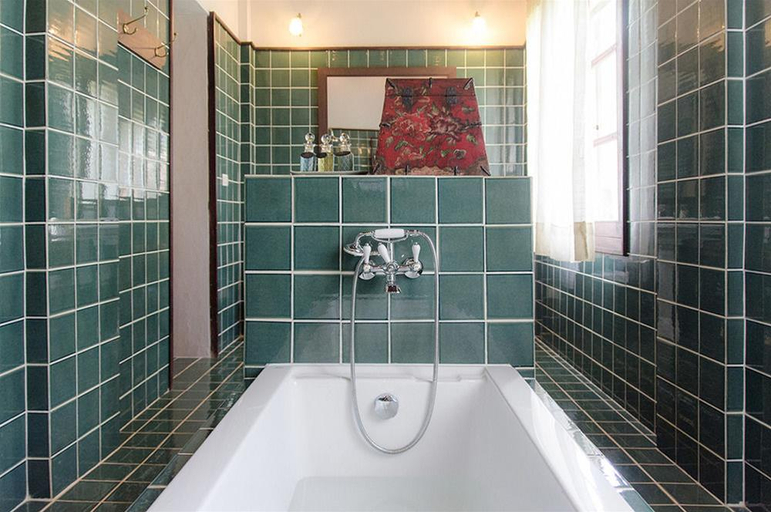 Bathroom 5, Satri House, Luang Prabang