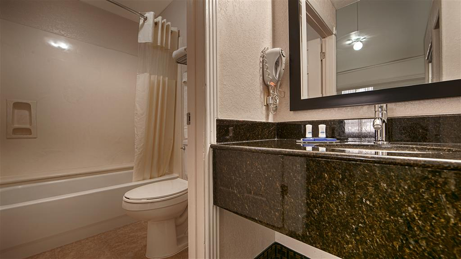 Bathroom 4, Americas Best Value Inn Sinton, San Patricio
