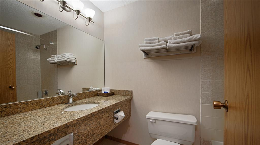 Bathroom 5, Invermere Inn, East Kootenay