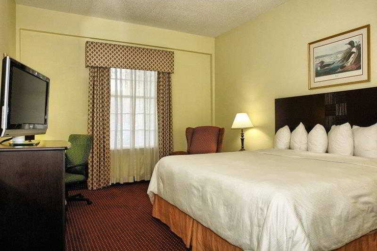 Bedroom 1, Old Colony Inn Alexandria, Alexandria